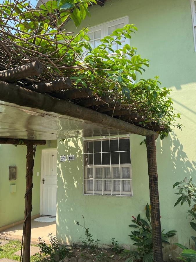 Casa Verde No Centro De باراتي المظهر الخارجي الصورة